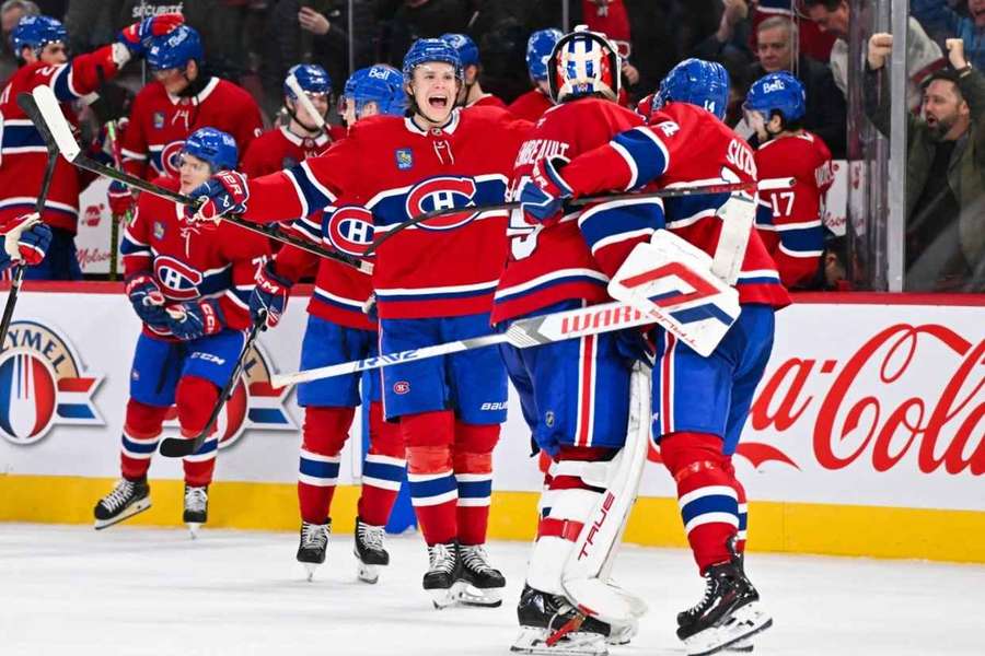 Canadiens celebrate their shootout victory over Ducks