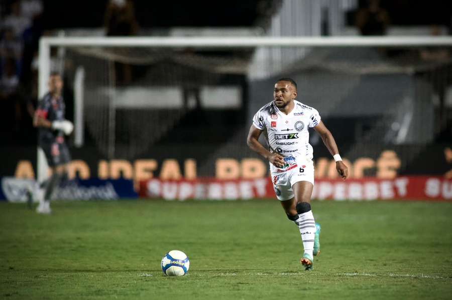 Time de Ponta Grossa chegou aos mesmos 18 pontos do líder América-MG