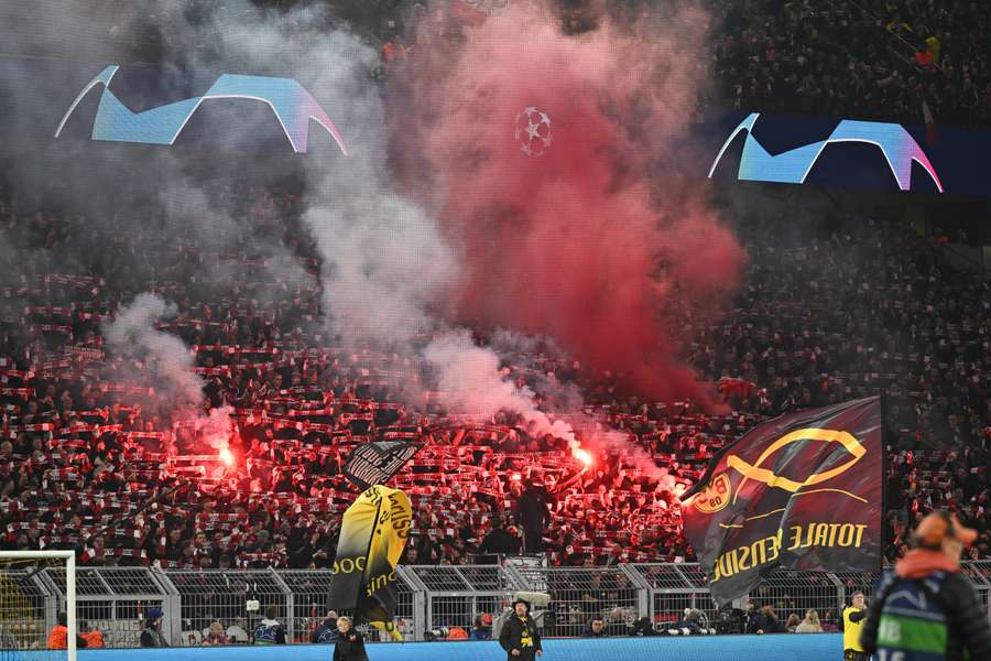 Un hincha del PSV resulta herido grave en disturbios en Dortmund