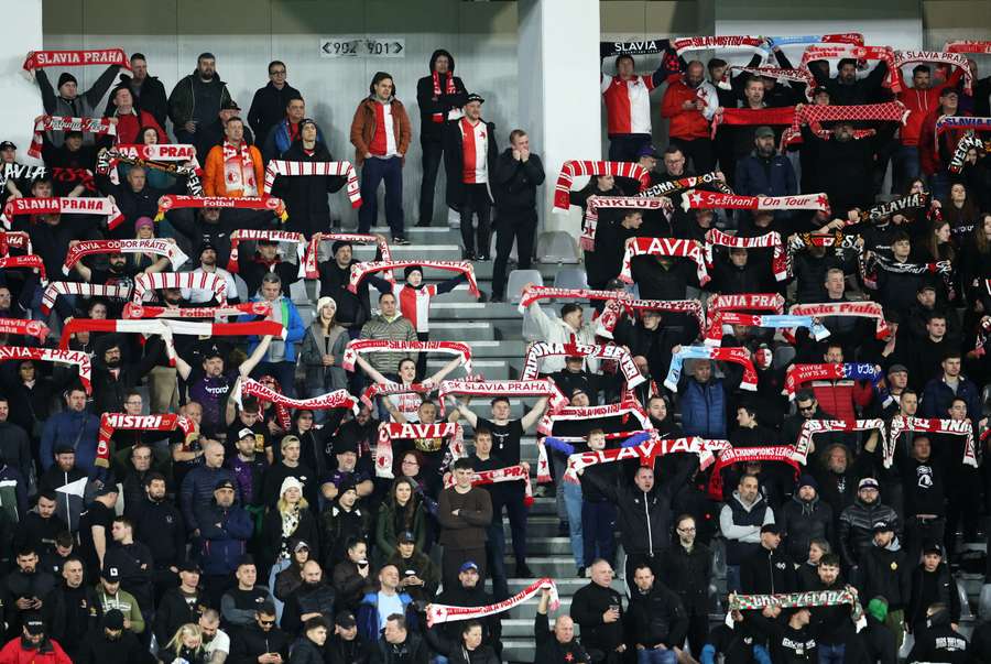 Fanoušci Slavie na Kypru. Fanoušci Slavie na Kypru.