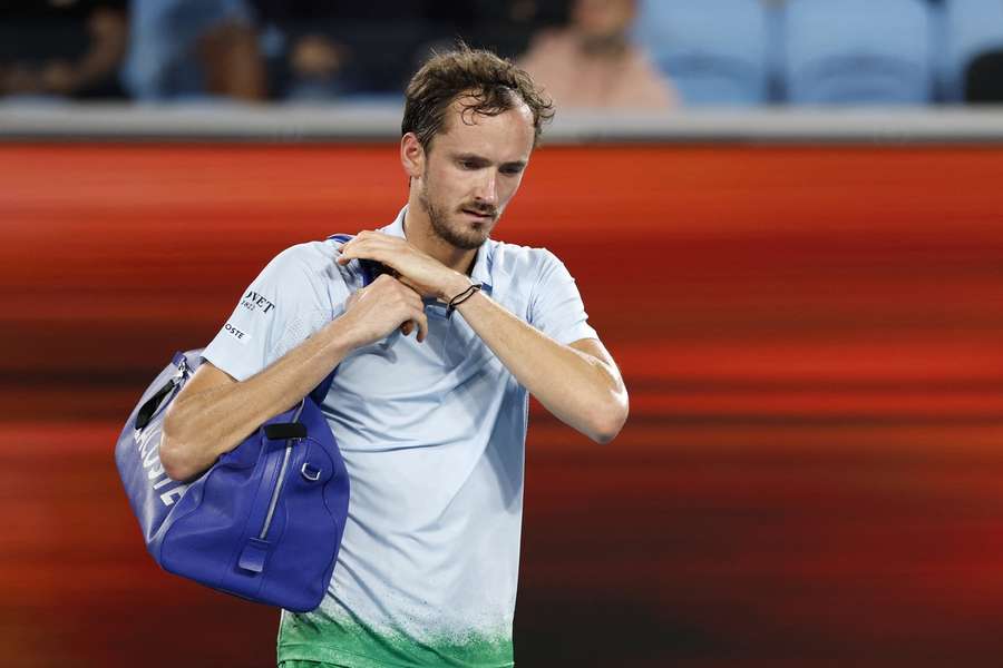 Daniil Medveděv senzačně končí na Australian Open už ve druhém kole.