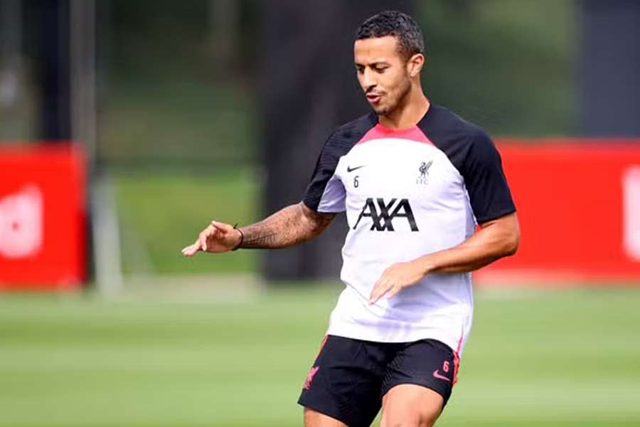 Thiago back for Liverpool ahead of Napoli test