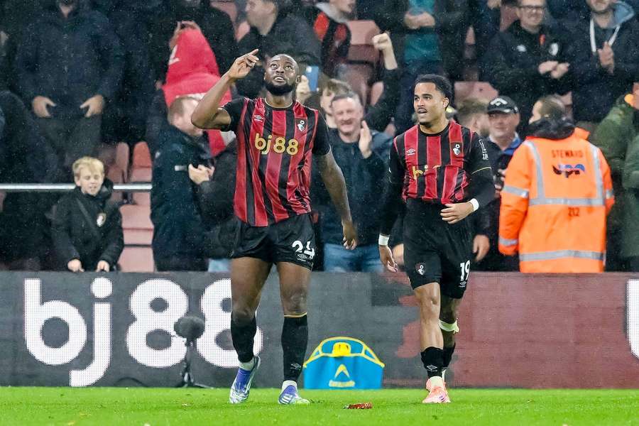 Semenyo, autor de dois golos pelo Bournemouth