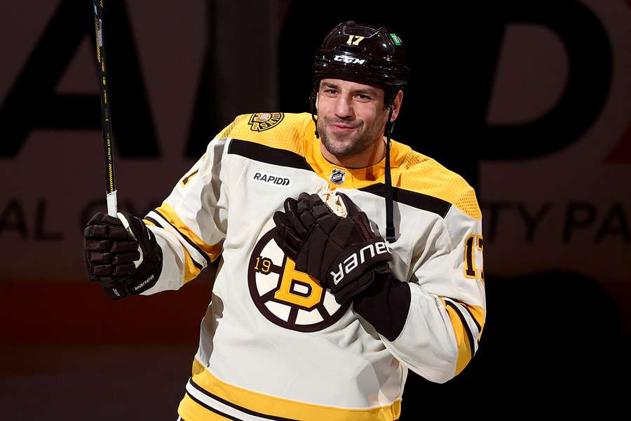 Lucic v drese Bostonu. Lucic v drese Bostonu.