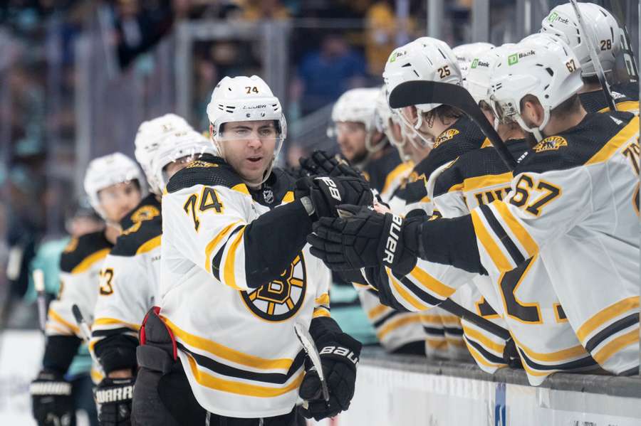 Bruins edge Kraken on Jake DeBrusk's late tip-in