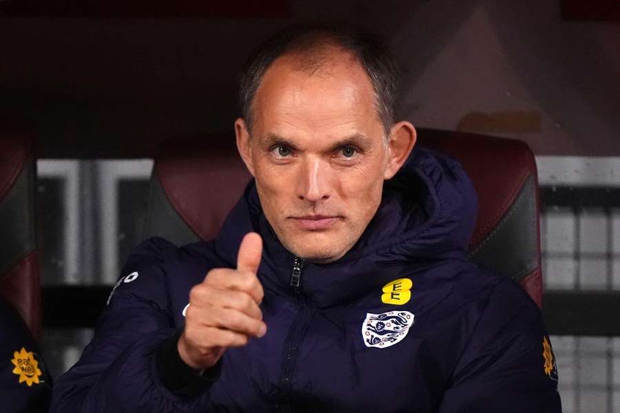 Thomas Tuchel ukázal fanouškům Anglie palec nahoru.