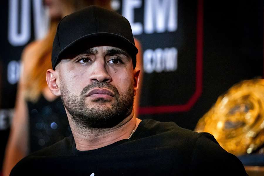 Badr Hari trok hij zich op het laatste moment terug tegen James McSmeeney