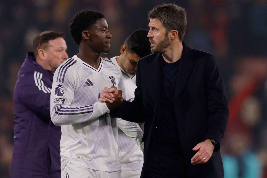Carrick "disappointed" after Man Utd draw at Bournemouth Carrick "disappointed" after Man Utd draw at Bournemouth