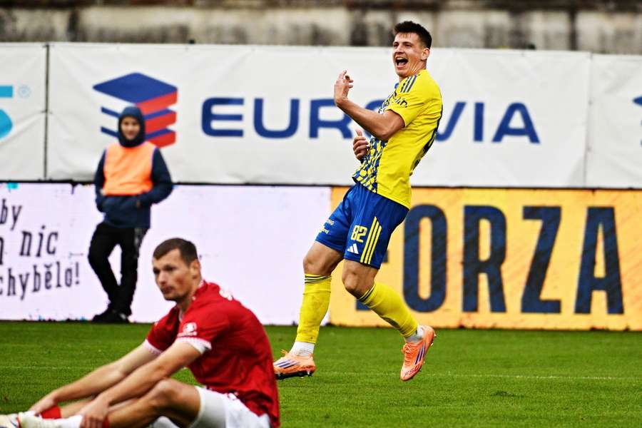 Gólová radosť Pišoju v zápase s Pardubicami. Gólová radosť Pišoju v zápase s Pardubicami.