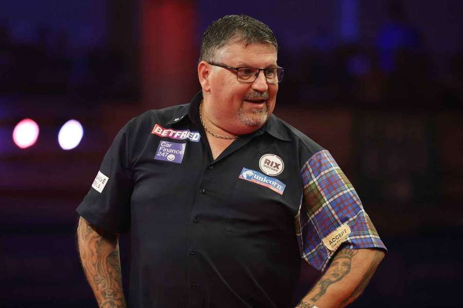 Gary Anderson beat Michael van Gerwen in the second round of the European Championship