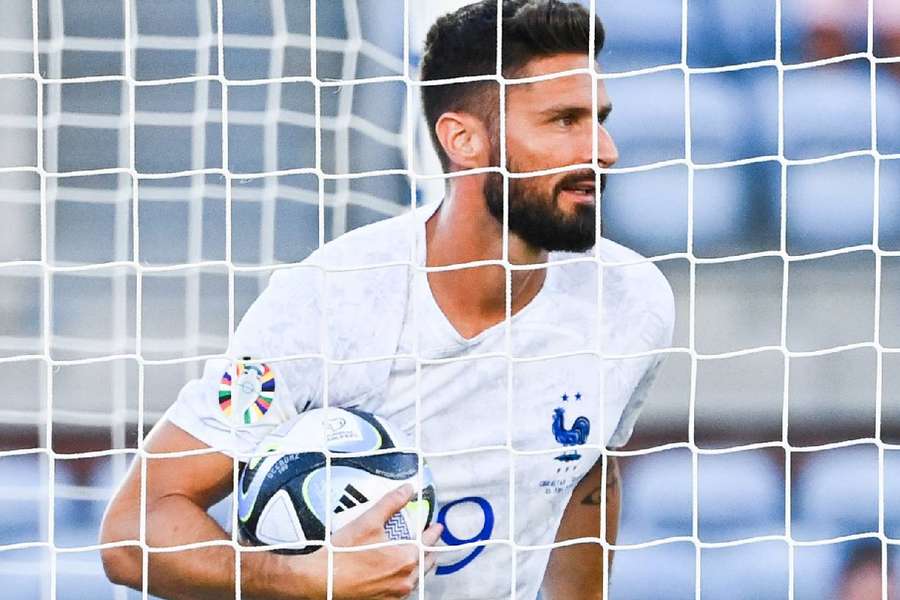 Giroud abriu o placar contra Gibraltar