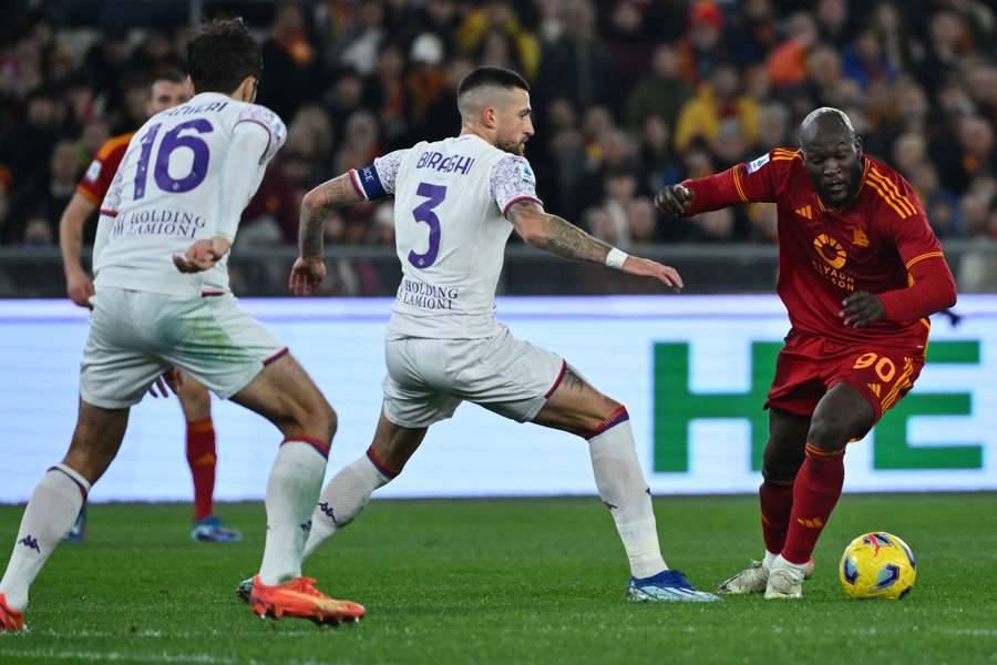 Roma e Fiorentina si dividono la posta in un match deciso da due colpi di testa