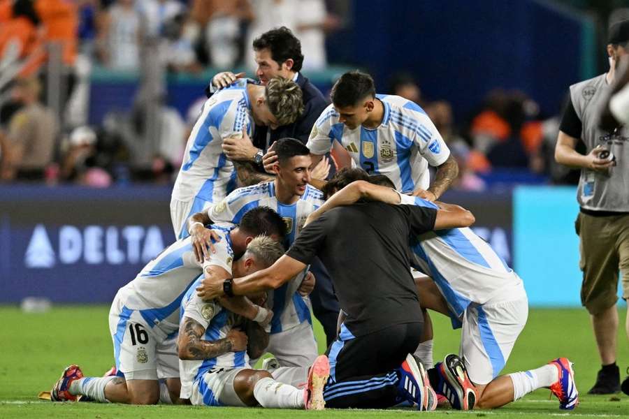 L'Argentine remporte la Copa América.