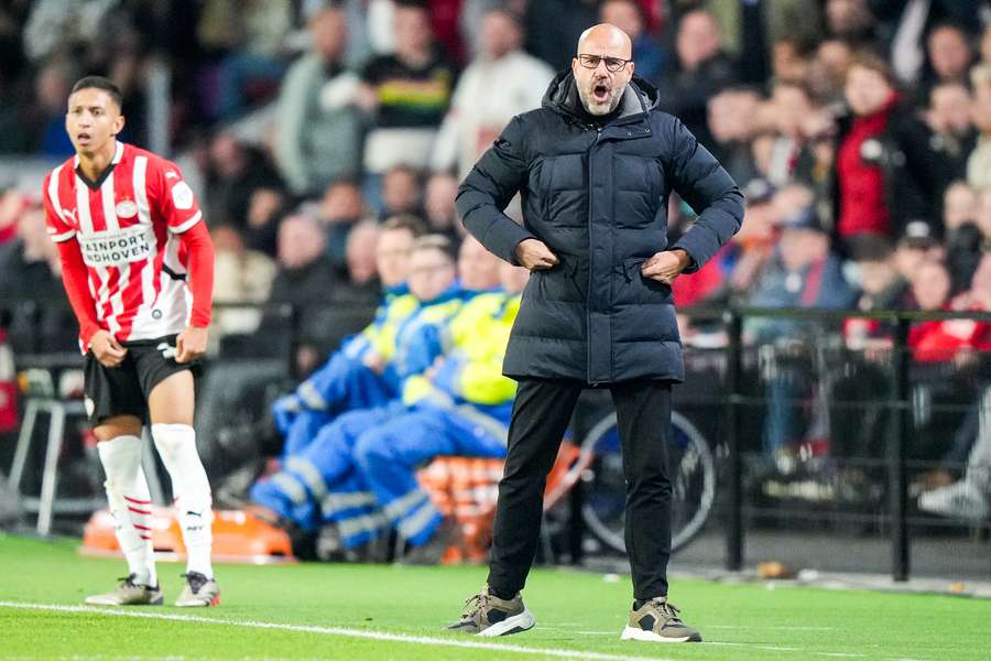 PSV wijst voorstel schorsing van één duel voor trainer Bosz af