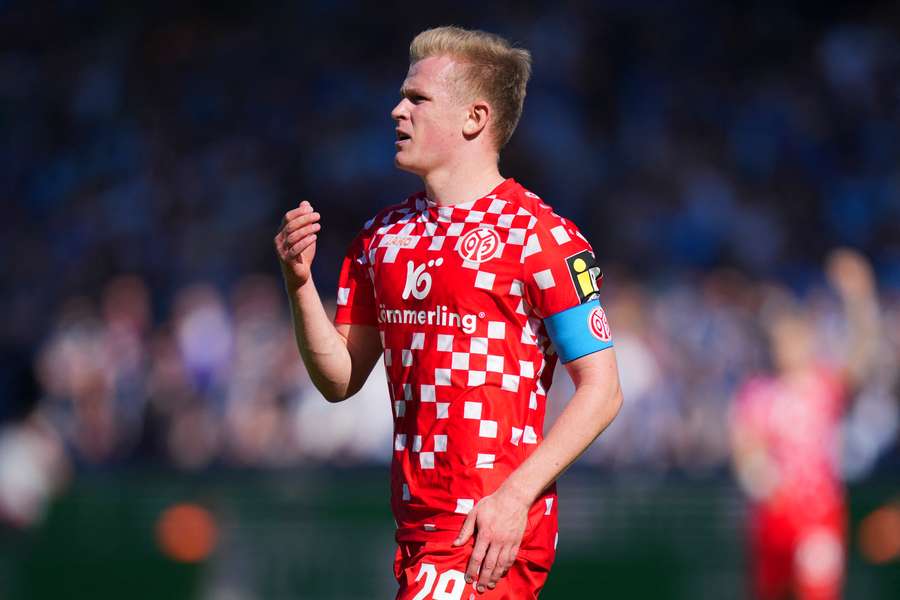 Burkardt nastrieľal v uplynulom ročníku 18 bundesligových gólov. 