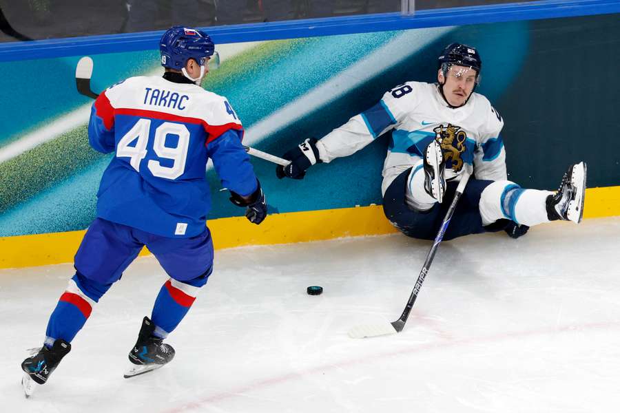 Takáč v dueli proti Fínom. Takáč v dueli proti Fínom.