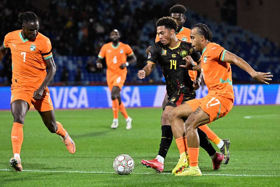 Namaso, jogador emprestado pelo FC Porto ao Auxerre, em ação na CAN