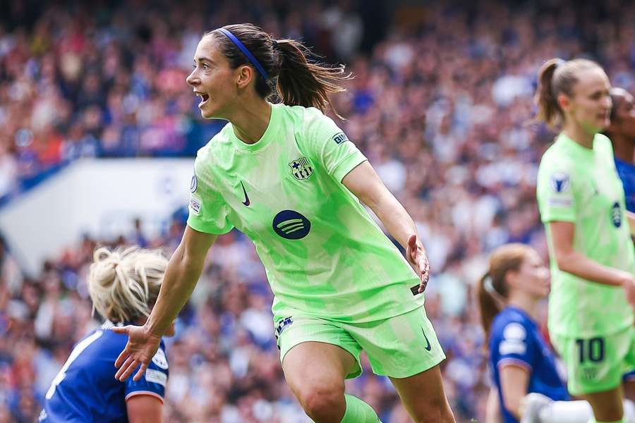 Aitana Bonmatí celebra su gol ante el Chelsea