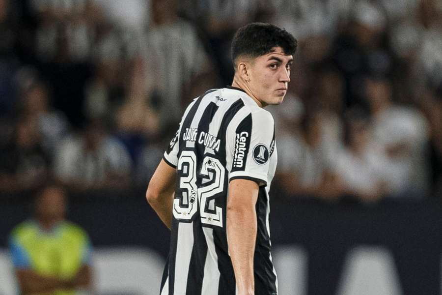 Nottingham apresentou proposta por zagueiro do Botafogo