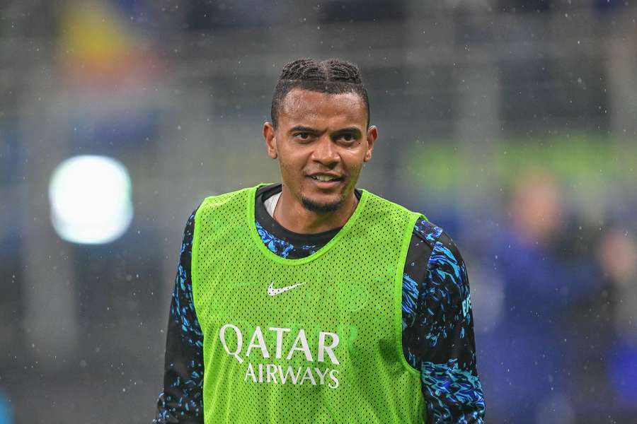 Akanji aktuálne hráva v Miláne.