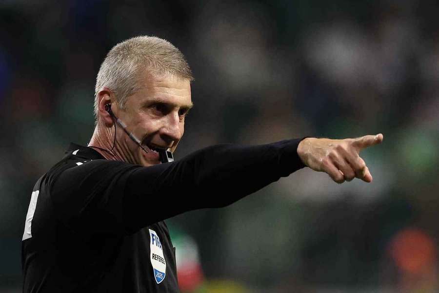 Anderson Daronco: o juiz que mais marca pênalti na Série A