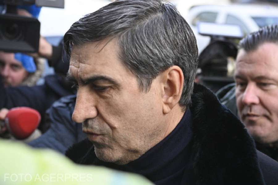 Victor Pițurcă (66 de ani) a fost chemat luni la sediul DIICOT Craiova