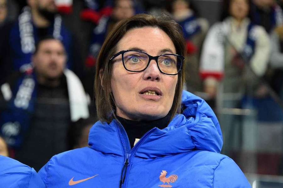 "Je suis ouverte à toute proposition", Corinne Diacre veut retrouver un poste d'entraîneure