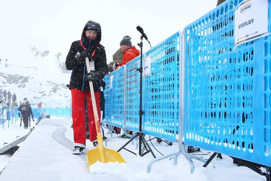 Zu viel Schnee und Wind verhindern die Austragung der Weltcup-Abfahrt in Zermatt.