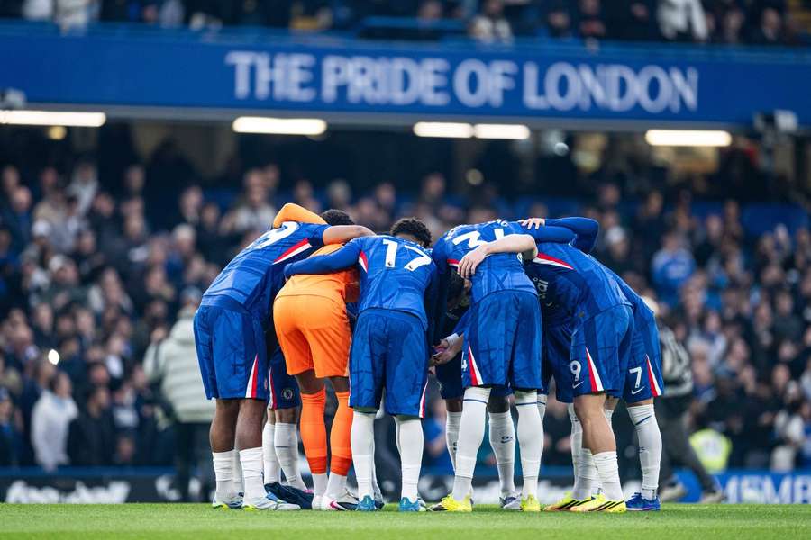 Chelsea hand academy goalkeeper Toby Bell first pro contract