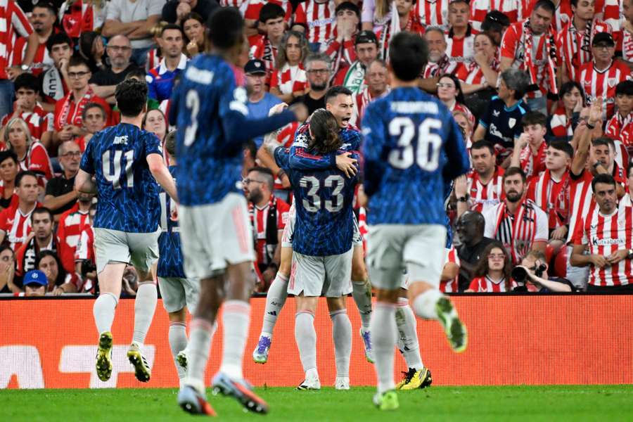 Les Gunners célébrant le but de Martinelli.