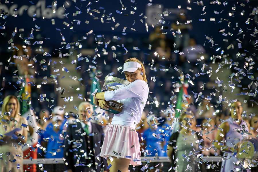 Donna Vekic viert haar overwinning op Garcia