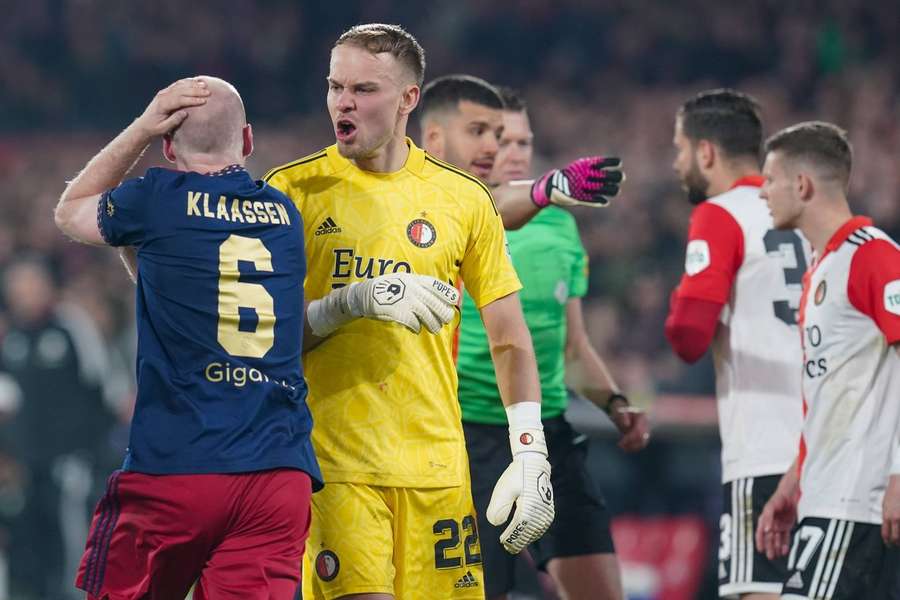 Klaassen (L) was subject to violence from Feyenoord fans