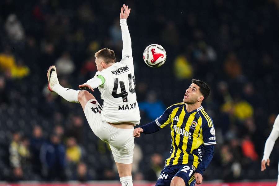 Alex Maxim, în duel cu Marco Asensio