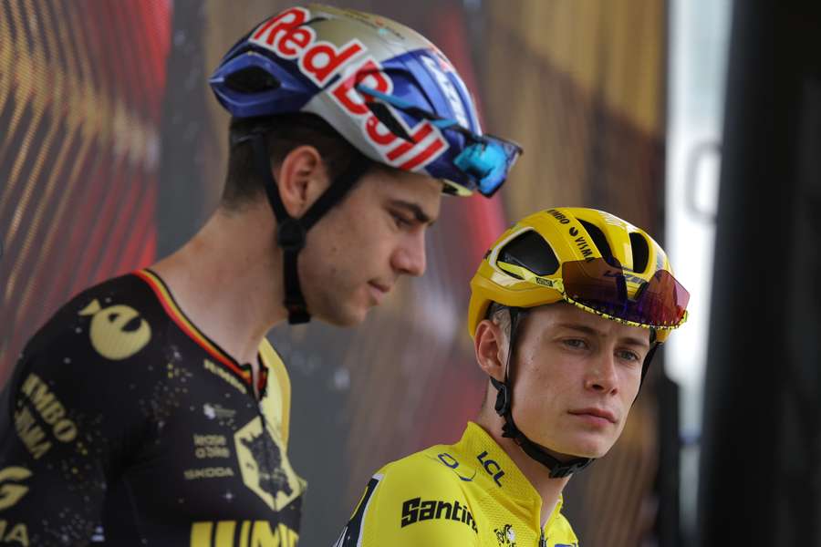 Wout van Aert (l.) mit Kapitän Vingegaard