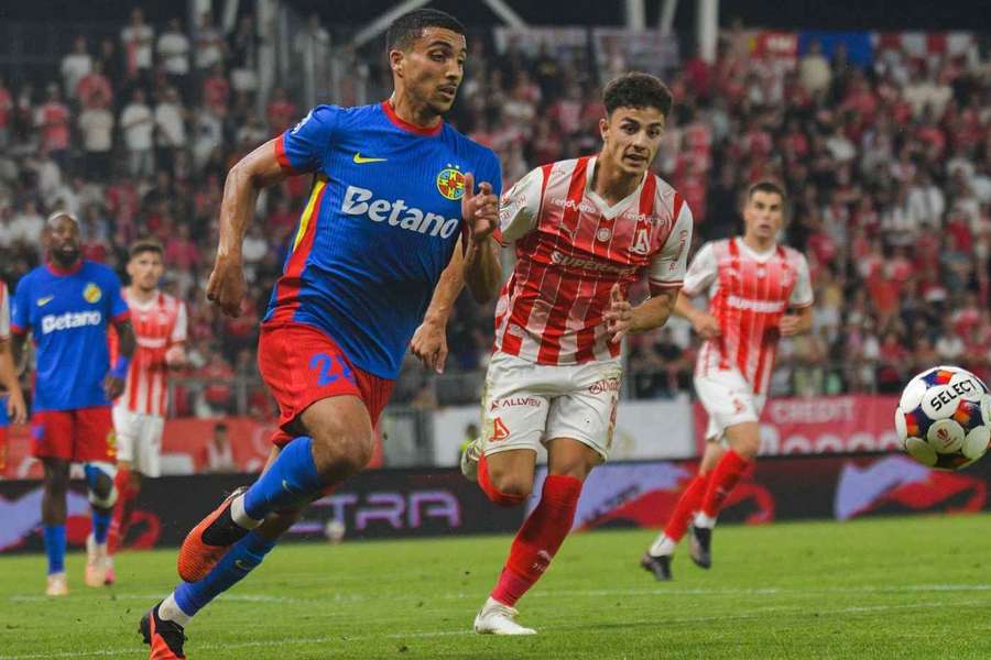 Aymen Boutoutaou, în duel cu David Irimia, în timpul derby-ului Dinamo - FCSB, 5 septembrie 2026 Aymen Boutoutaou, în duel cu David Irimia, în timpul derby-ului Dinamo - FCSB, 5 septembrie 2026