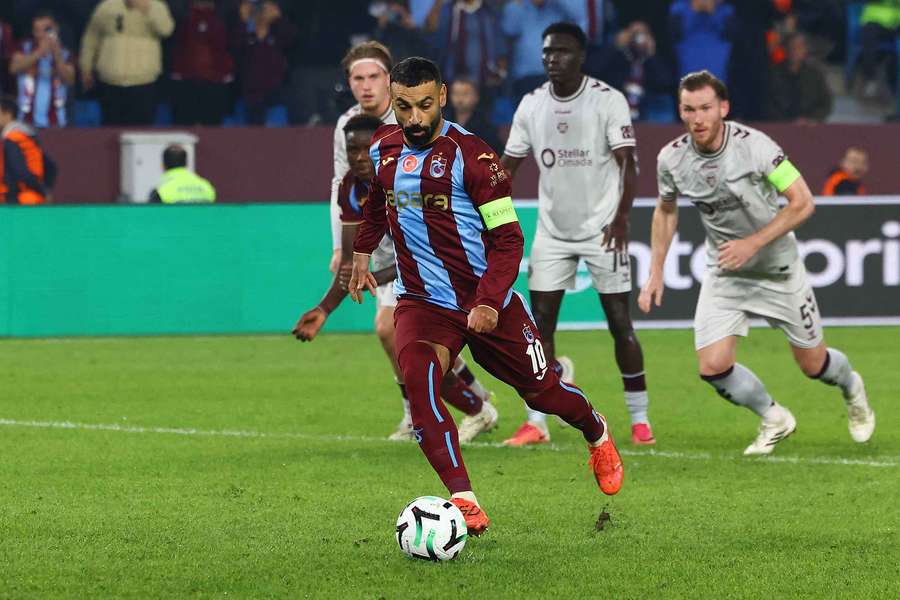 Salah dal první gól svého týmu z penaltového puntíku. Salah dal první gól svého týmu z penaltového puntíku.