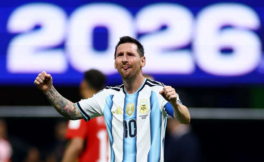 Messi bol po zápase viditeľne dojatý. Messi bol po zápase viditeľne dojatý.