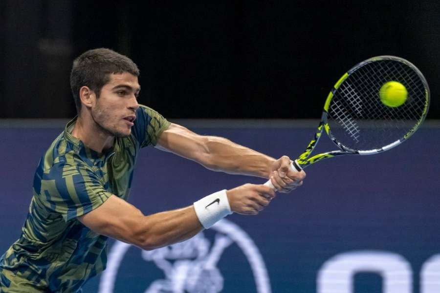 Alcaraz precisou reagir após muitos erros no primeiro set
