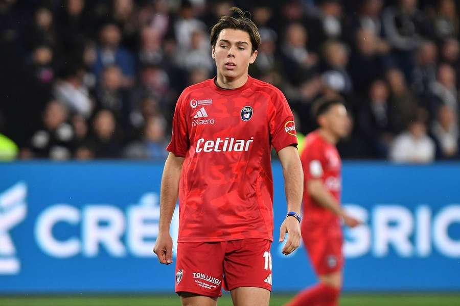 À 17 ans, le fils aîné de Gianluigi Buffon fait ses débuts en 2e division italienne