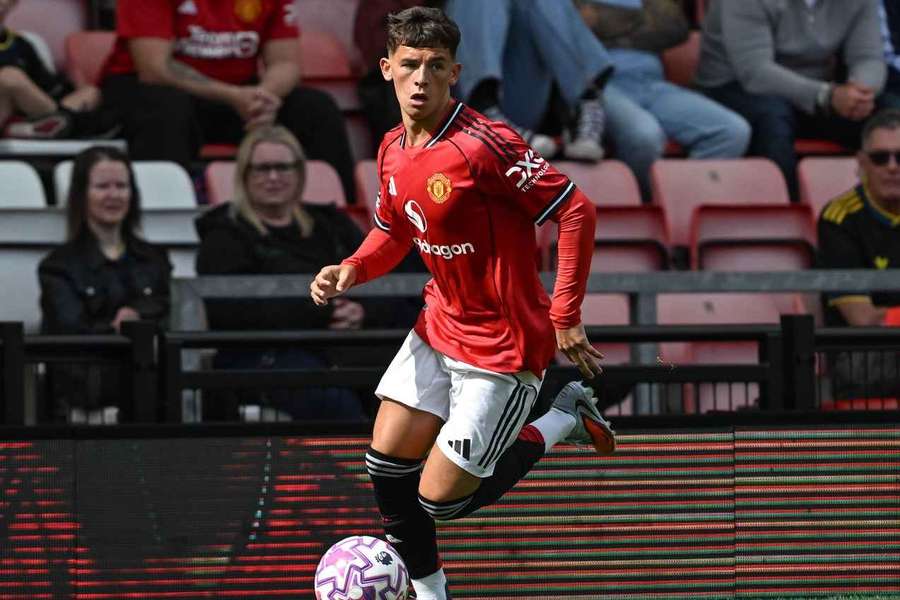 Lacey promotion at Man Utd with debut now close