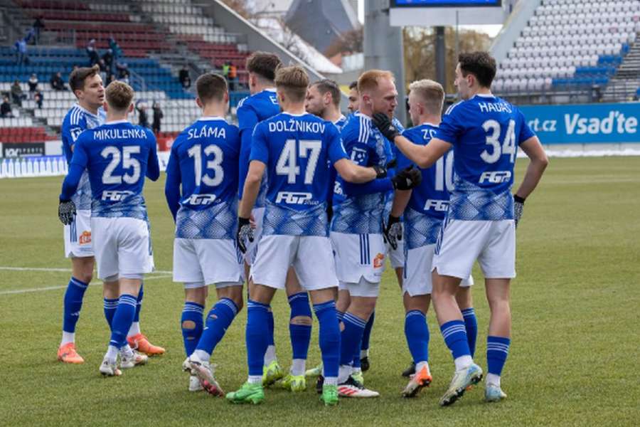 Fotbalisté Sigmy Olomouc bojují o body na Dukle.