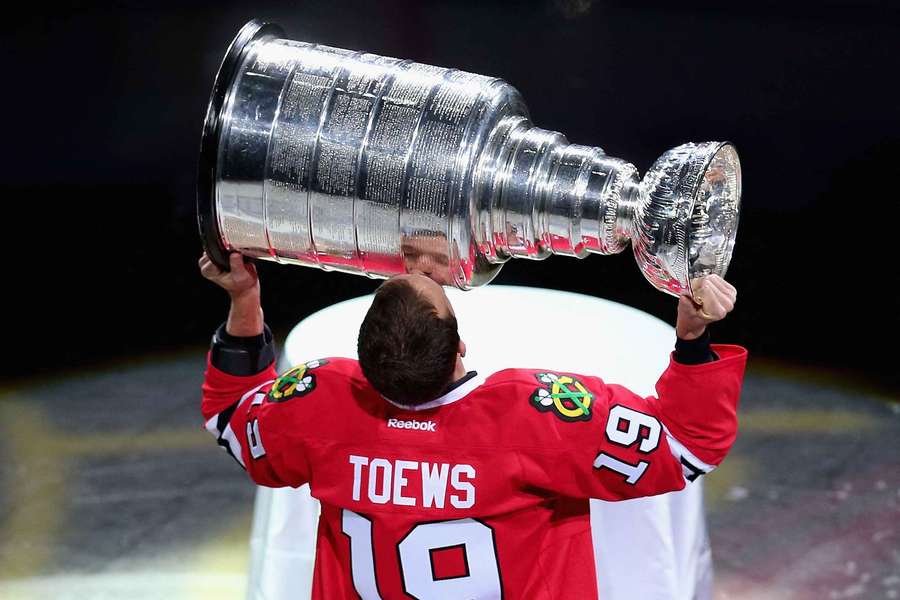 Vráti sa Toews na ľady NHL?