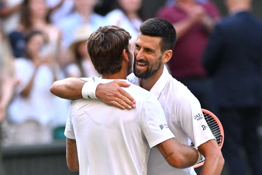 Djokovič je znovu v semifinále. Djokovič je znovu v semifinále.