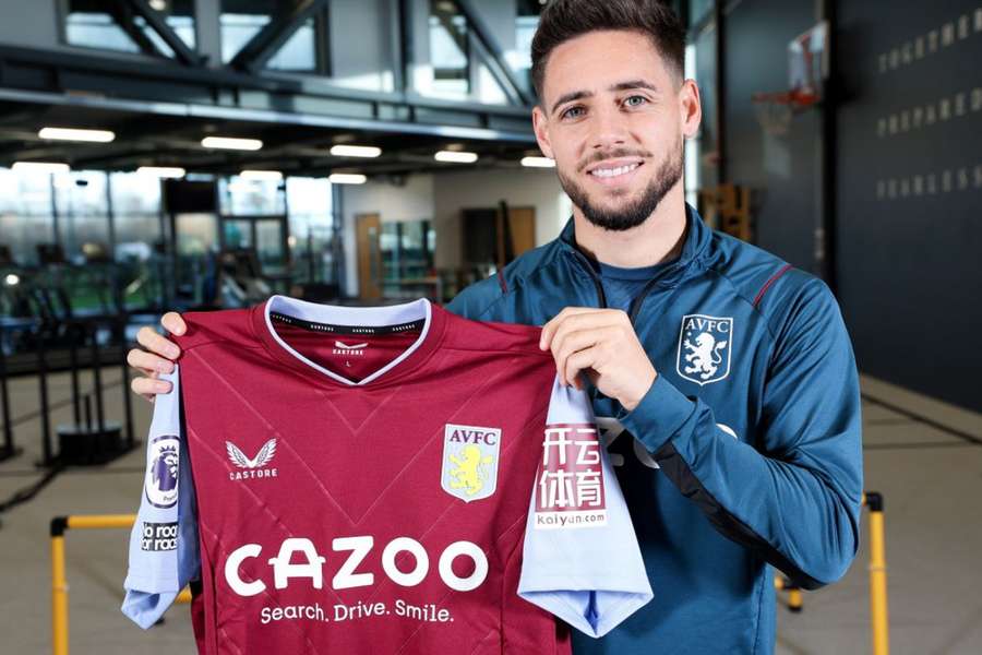 Aston Villa e Real Betis confirmam ida de Álex Moreno para o clube inglês