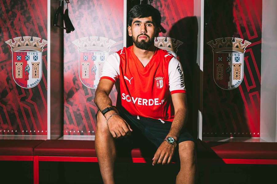 Sadridin Khasanov oficializado no SC Braga Sadridin Khasanov oficializado no SC Braga