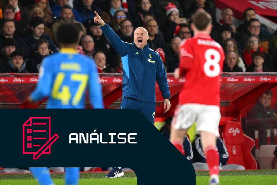 O antigo treinador do Nottingham Forest, Sean Dyche, a dar instruções durante o seu último jogo frente ao Wolves