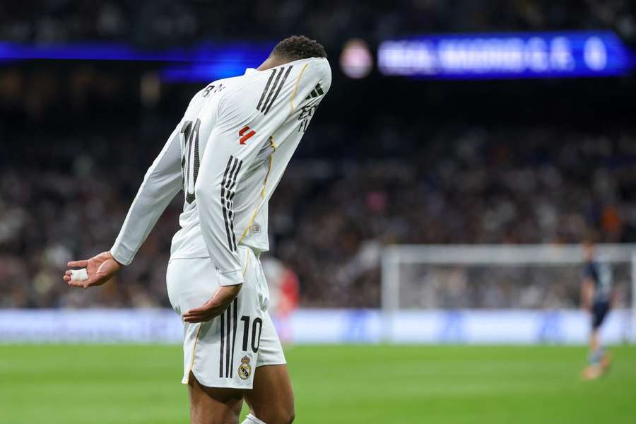 Mbappé se lamenta tras una ocasión fallada