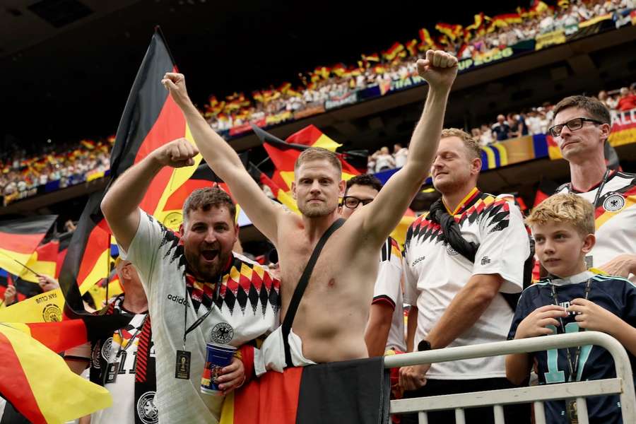 Deutschland hat einen souveränen Sieg zum WM-Auftakt gefeiert.