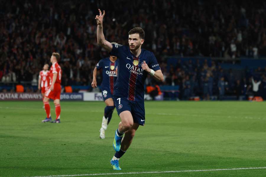 Kvaratskhelia sale a quota 10 gol in questa Champions