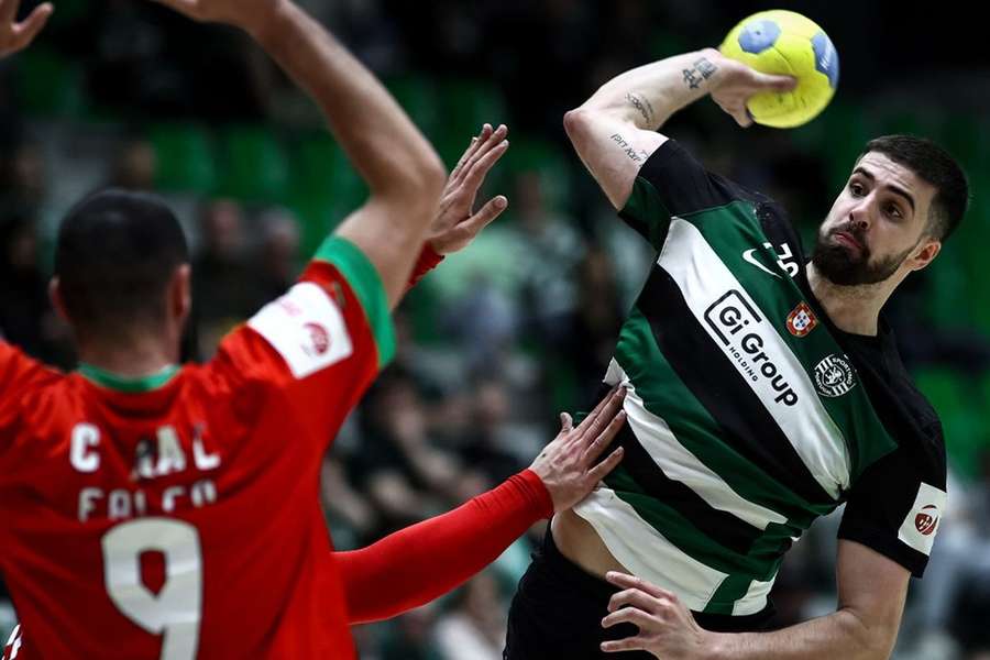 Sporting vence Marítimo